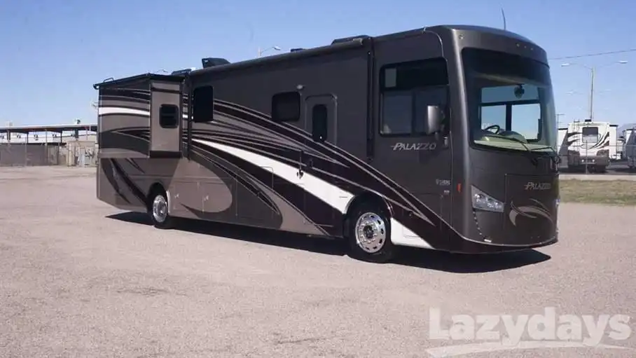 class-a-motorhome-spotlight-2017-thor-palazzo